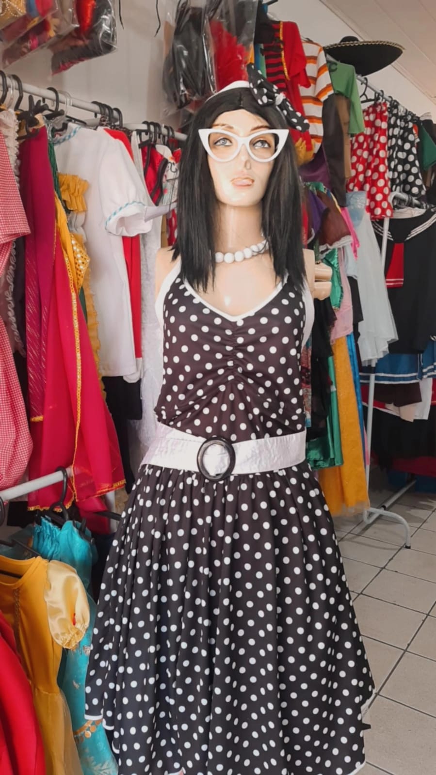 VestidoPreto Poá Anos 60